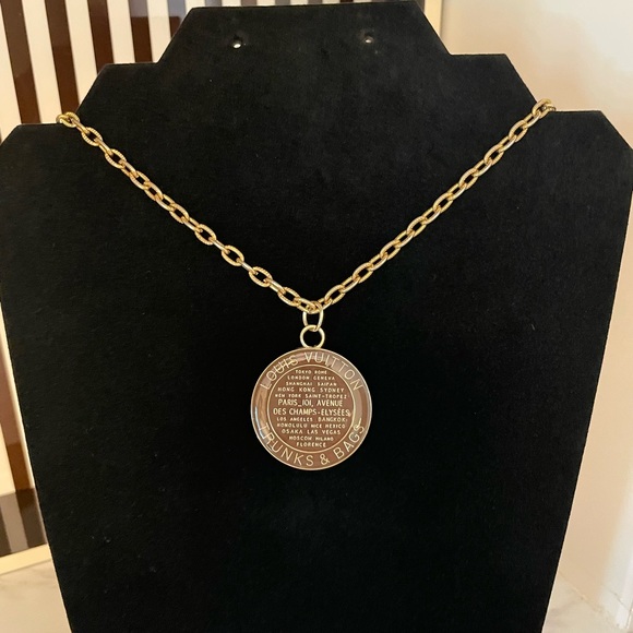 Louis Vuitton Trunks and Bags Zipper Pull on Vintage Chain - Picture 5 of 6